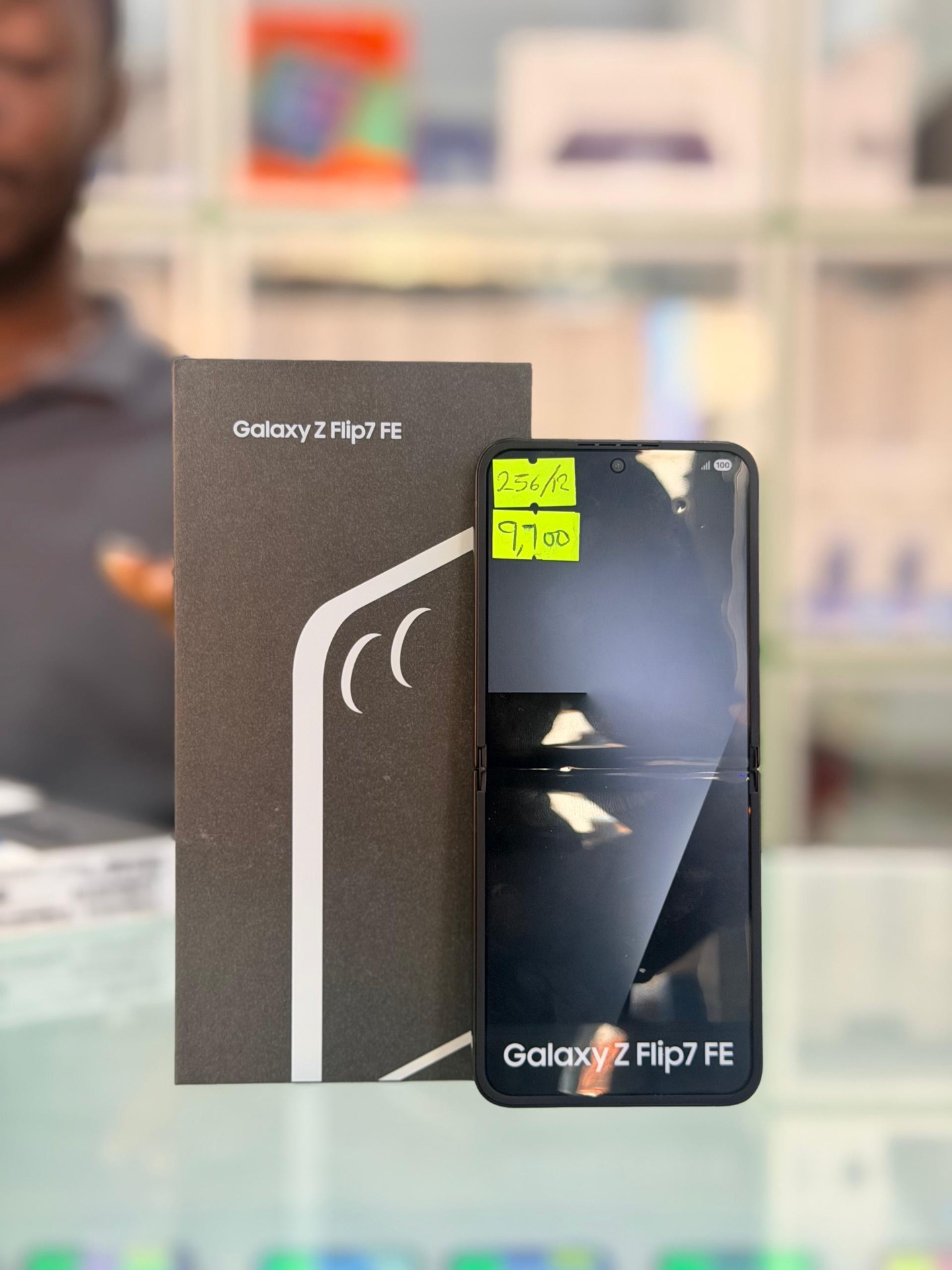 Samsung Galaxy Z Flip7 FE (256GB/12GB RAM)